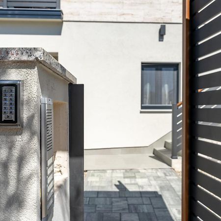 Residence Jonathan Biograd Na Moru Zewnętrze zdjęcie