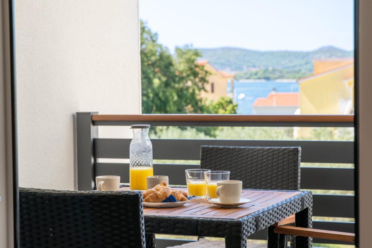 Residence Jonathan Biograd Na Moru Zewnętrze zdjęcie